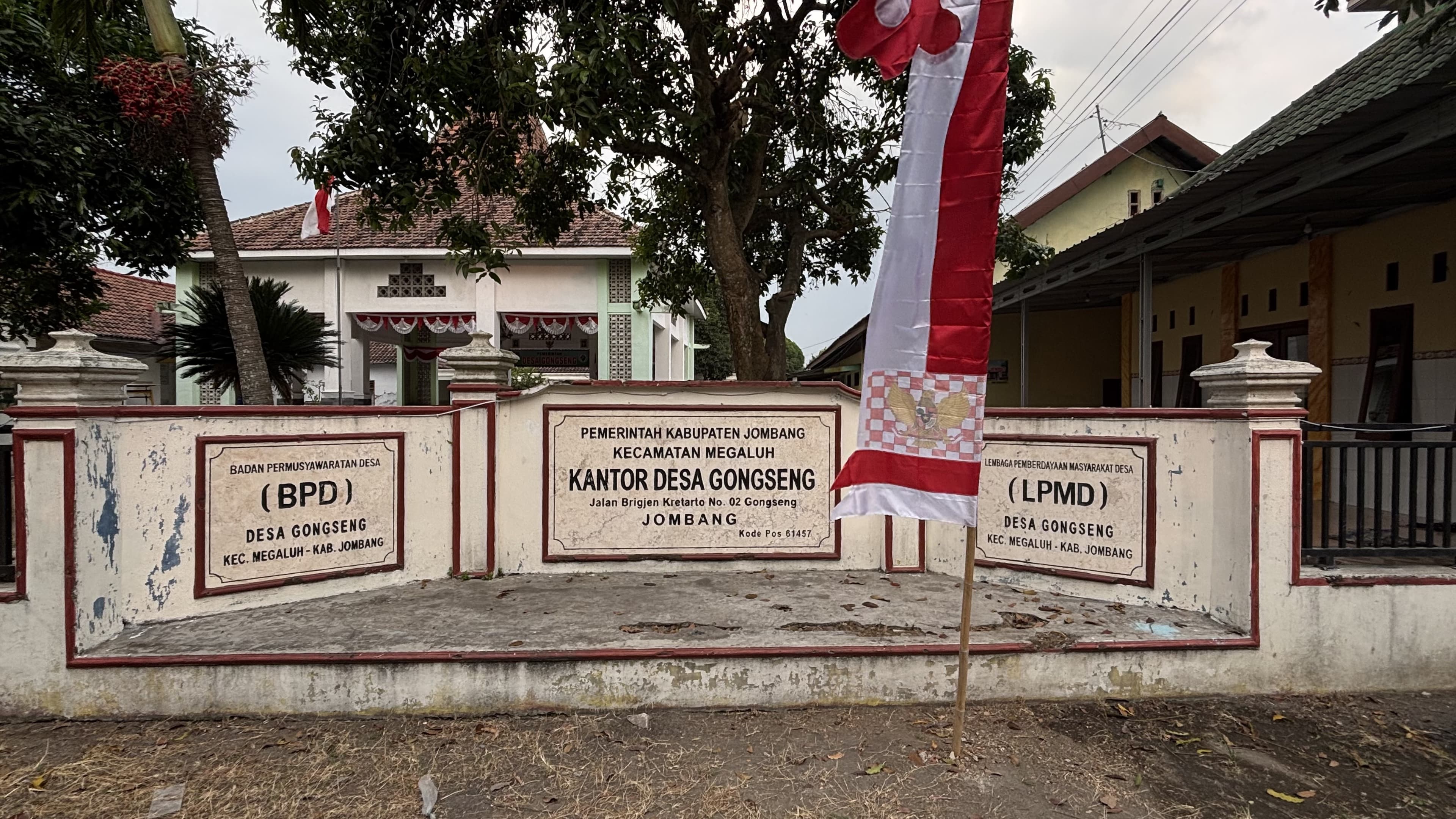 Halaman Depan Balai Desa Gongseng